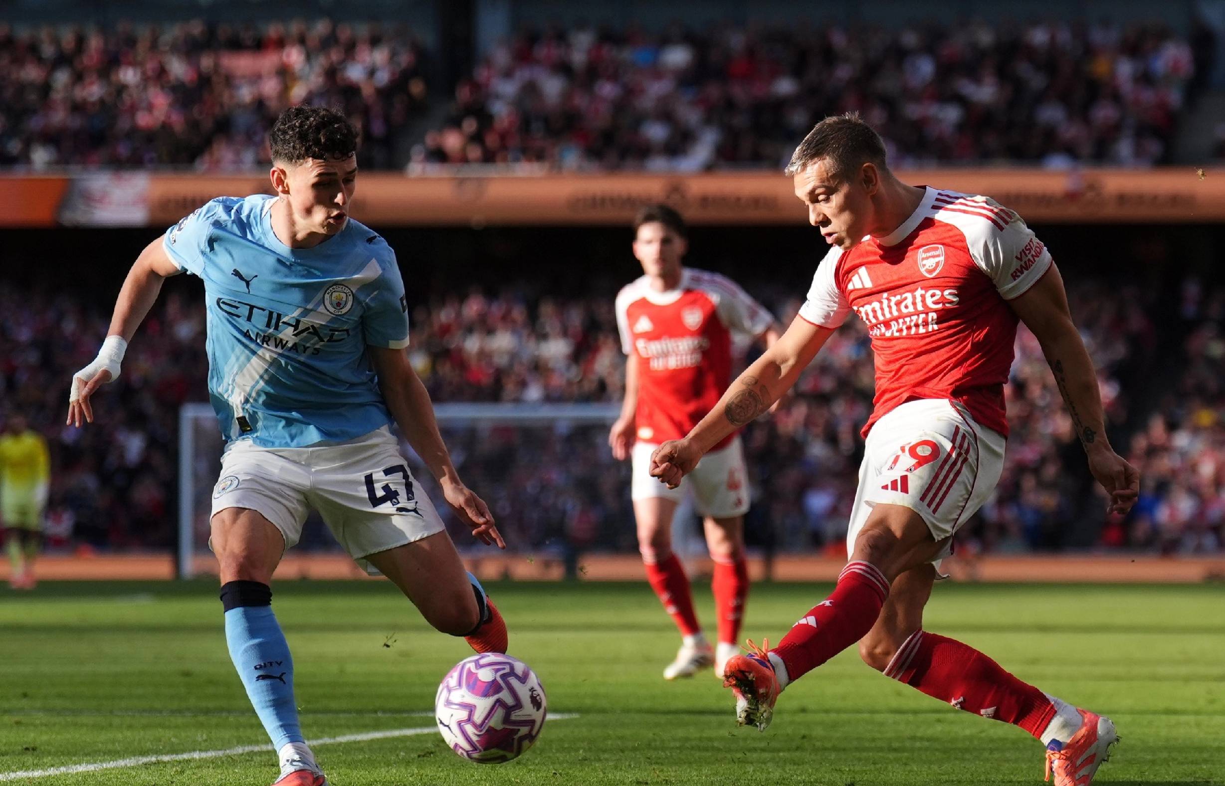 独行侠外线火力全开 东契奇表现抢眼