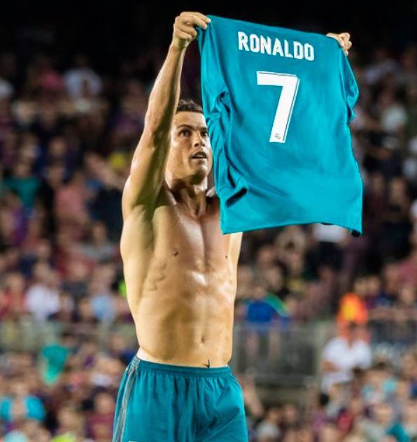 CBA：上海男篮险胜青岛